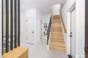 2011 NE 123rd St, Seattle, WA 98125 - Photo 9