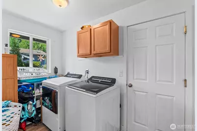 18505 68th Street E, Bonney Lake, WA 98391 - Photo 11