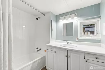 2424 S 260th Street, Kent, WA 98032 - Photo 9
