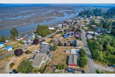 18930 98th Avenue NW, Stanwood, WA 98292 - Photo 3