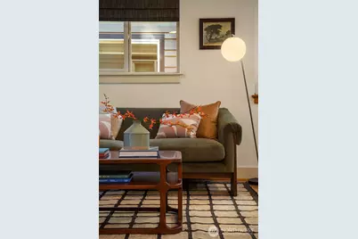9613 Roosevelt Way NE #B, Seattle, WA 98115 - Photo 3