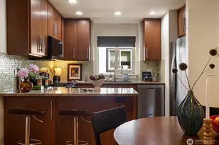 9613 Roosevelt Way NE, Seattle, WA 98115 - Photo 11