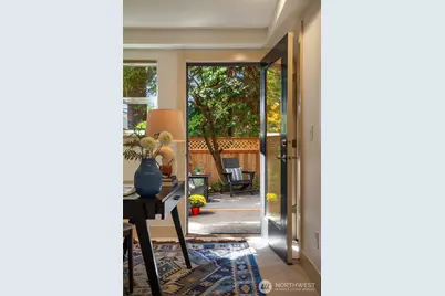 9613 Roosevelt Way NE #B, Seattle, WA 98115 - Photo 23