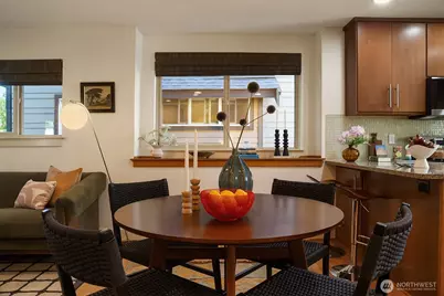 9613 Roosevelt Way NE #B, Seattle, WA 98115 - Photo 7