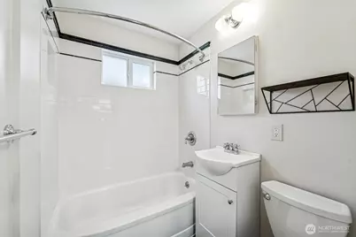 7002 28th Avenue NW, Seattle, WA 98117 - Photo 3