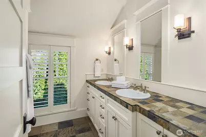 4102 100th Avenue SE, Mercer Island, WA 98040 - Photo 27