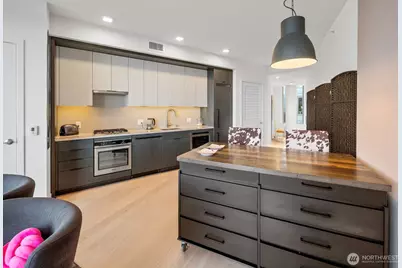 590 1st Avenue S #901, Seattle, WA 98104 - Photo 11