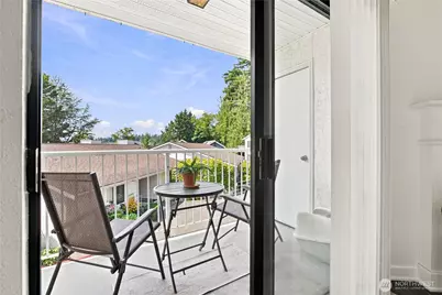 9926 NE 116th Street #302, Kirkland, WA 98034 - Photo 7