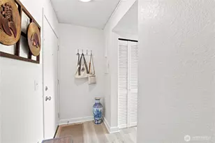 9926 NE 116th St, Kirkland, WA 98034 - Photo 11