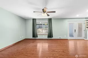 428 S 2nd Pl, Kalama, WA 98625 - Photo 7