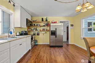 2001 30th St, Bellingham, WA 98225 - Photo 9