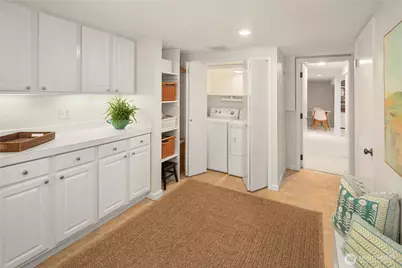 3819 44 Avenue NE, Seattle, WA 98105 - Photo 17
