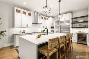 10402 NE 15th St, Bellevue, WA 98004 - Photo 5