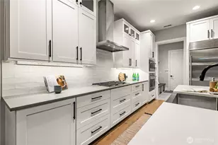 10402 NE 15th St, Bellevue, WA 98004 - Photo 7