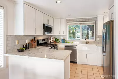 2167 Dexter Avenue N #301, Seattle, WA 98109 - Photo 9
