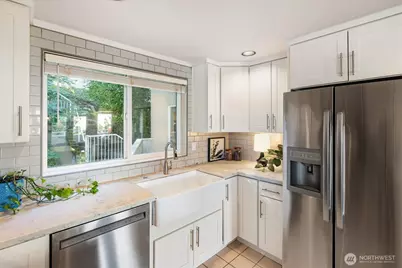 2167 Dexter Avenue N #301, Seattle, WA 98109 - Photo 11