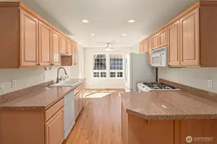 13809 SE 255th Pl, Kent, WA 98042 - Photo 9