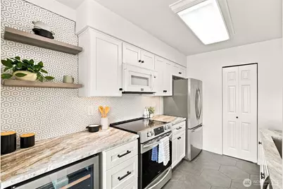 901 E Marine View Drive #104, Everett, WA 98201 - Photo 9