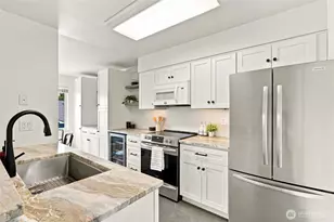 901 E Marine View Dr, Everett, WA 98201 - Photo 11