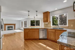 1925 19th St SE, Puyallup, WA 98372 - Photo 9