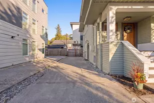 1043 S Cloverdale St, Seattle, WA 98108 - Photo 39