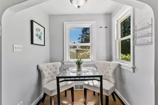 1035 NE 91st St, Seattle, WA 98115 - Photo 9