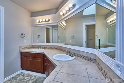 11912 SE 240th Place, Kent, WA 98030 - Photo 29