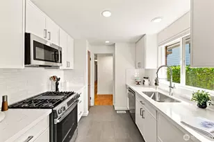 7050 21st Ave NE, Seattle, WA 98115 - Photo 13
