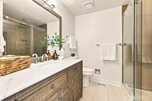 7050 21st Ave NE, Seattle, WA 98115 - Photo 17