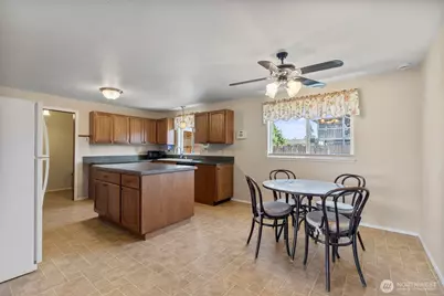 804 Wayne Drive, Centralia, WA 98531 - Photo 9