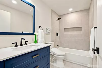 13430 33rd Place W #Unit B, Lynnwood, WA 98087 - Photo 17