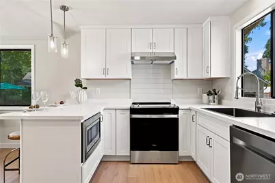 13430 33rd Place W #Unit B, Lynnwood, WA 98087 - Photo 9
