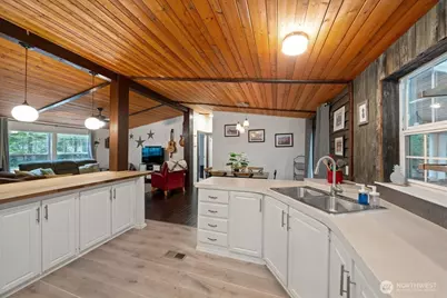 10517 Matthews Way, Anderson Island, WA 98303 - Photo 21