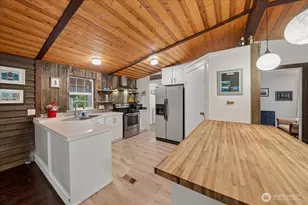 10517 Matthews Way, Anderson Island, WA 98303 - Photo 19