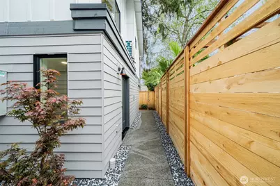 8510 15th Avenue NE, Seattle, WA 98115 - Photo 23