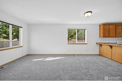 10129 19th Avenue S, Tacoma, WA 98444 - Photo 9