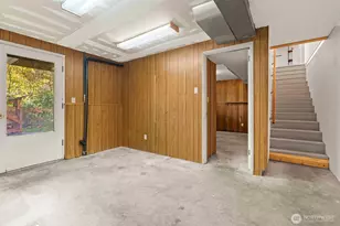 12117 SE 26th St, Bellevue, WA 98005 - Photo 13