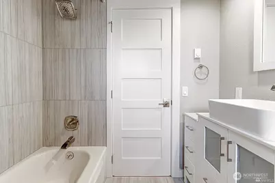 1906 3rd Avenue W #2, Seattle, WA 98119 - Photo 15