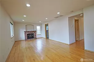 4006 NE 18th St, Renton, WA 98056 - Photo 15