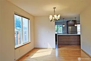 4006 NE 18th St, Renton, WA 98056 - Photo 11