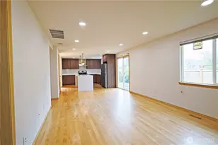 4006 NE 18th St, Renton, WA 98056 - Photo 17