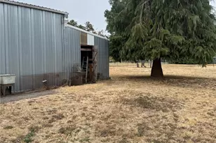 320 E Oakview Ave, Centralia, WA 98531 - Photo 5