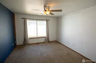 105 Peach Tree Ln, Yakima, WA 98908 - Photo 9