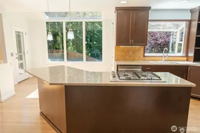 13810 SE 62nd Street, Bellevue, WA 98006 - Photo 9