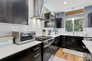13521 SE 81st Pl, Newcastle, WA 98059 - Photo 11