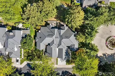 1748 Bellevue Way NE #1, Bellevue, WA 98004 - Photo 31