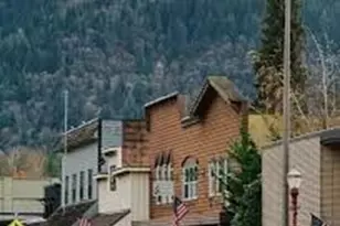 885 Front St S, Issaquah, WA 98027 - Photo 1