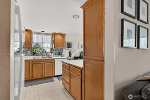 27215 Manor Pl NW, Stanwood, WA 98292 - Photo 7