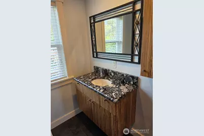 7652 E Green Lake Drive N, Seattle, WA 98103 - Photo 27