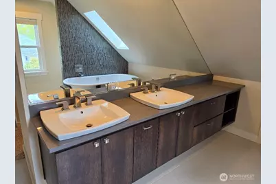 7652 E Green Lake Drive N, Seattle, WA 98103 - Photo 33